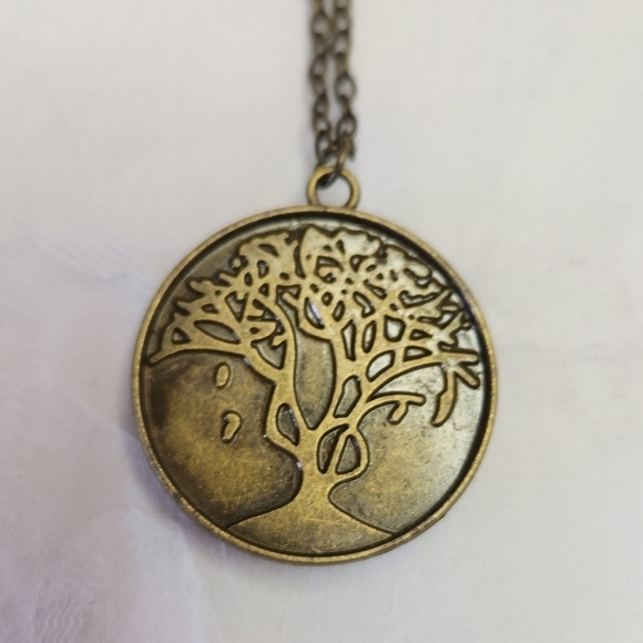 Reversible deer pendant necklace - Picture 2 of 5